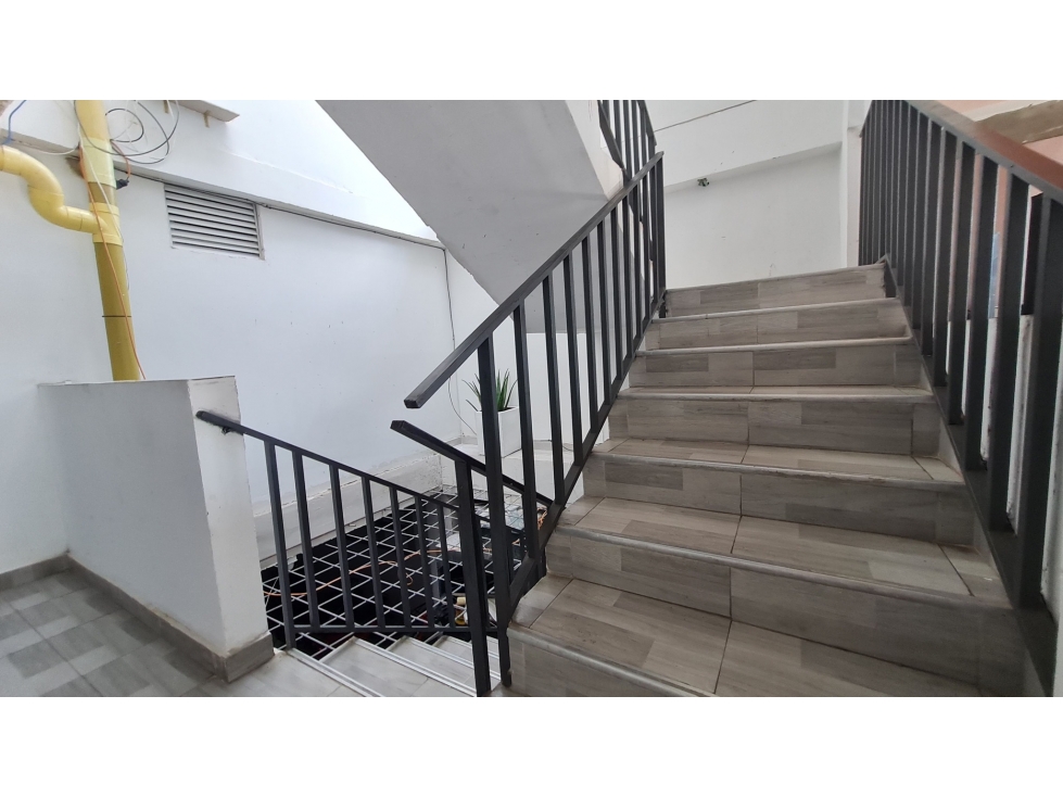 Edificio de 4 pisos cerca al centro de Pereira - 3