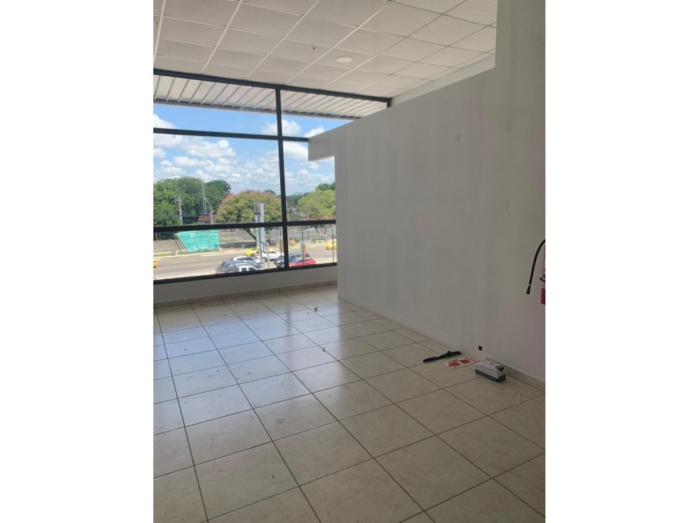 Alquiler de Oficinas en Plaza Comercial - 6