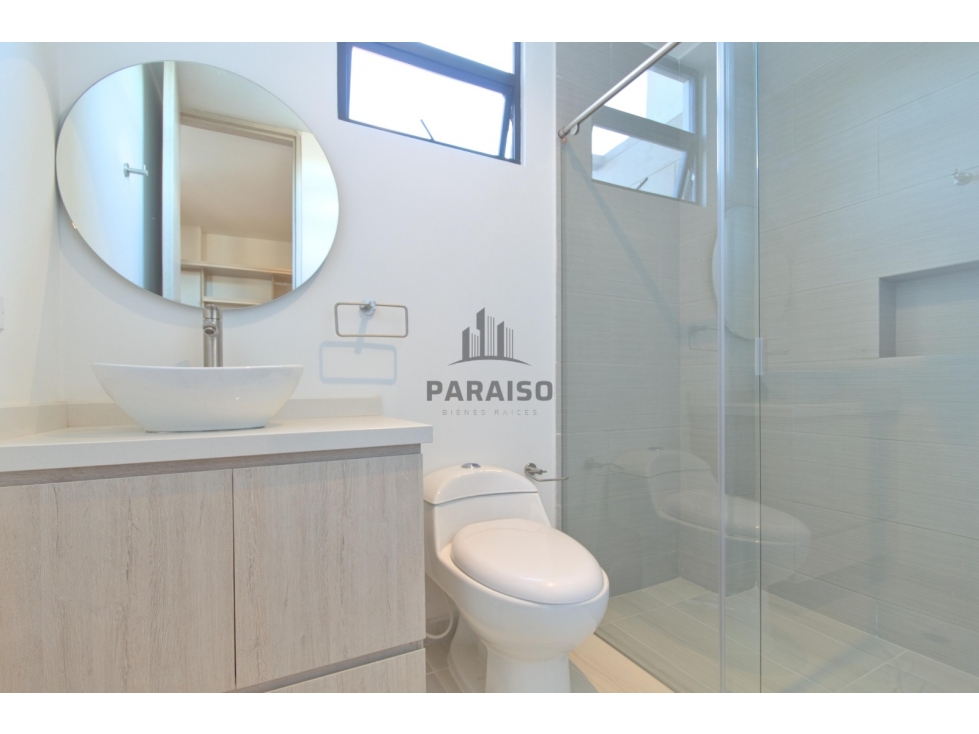 CASA CON JARDÍN EN CONJUNTO CERRADO — foto 6