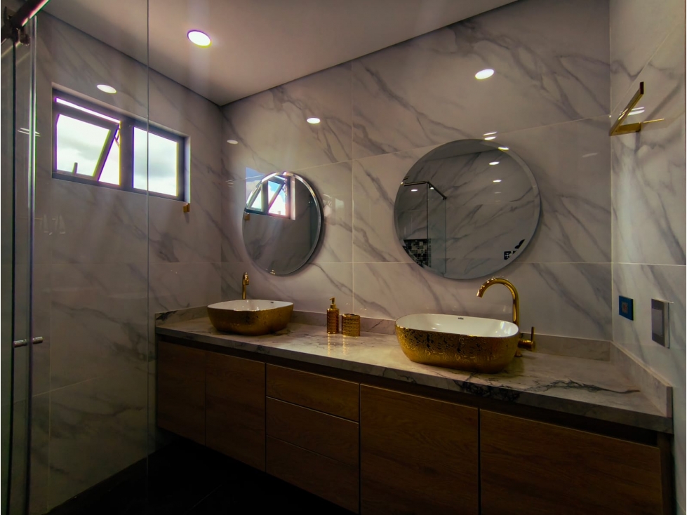 CASA URBANA EN CONJUNTO CERRADO — foto 3