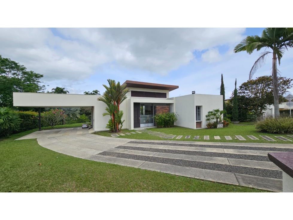 Venta casa campestre, en condominio, Cerritos