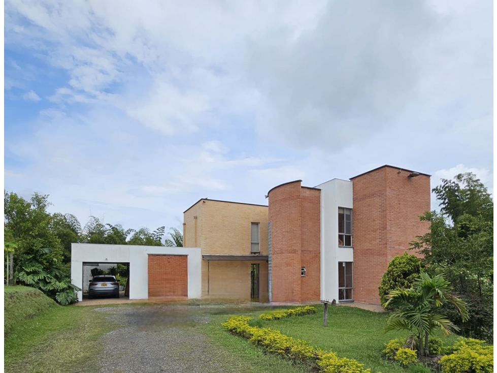 En venta casa campestre exclusivo sector en Cerritos