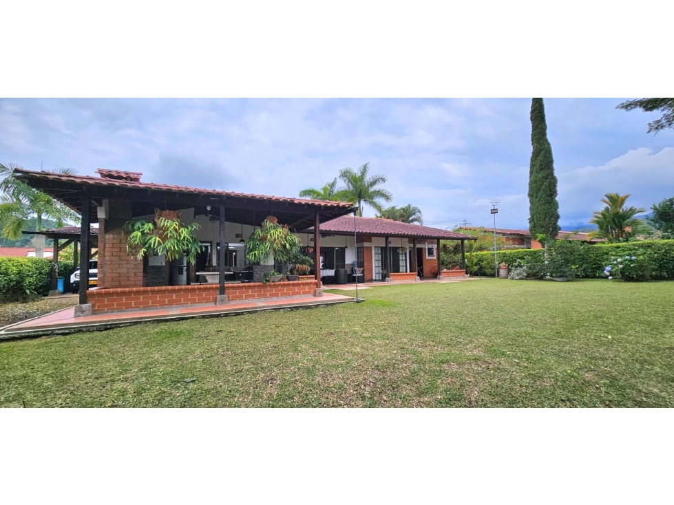 Casa campestre en unidad cerrada en Combia