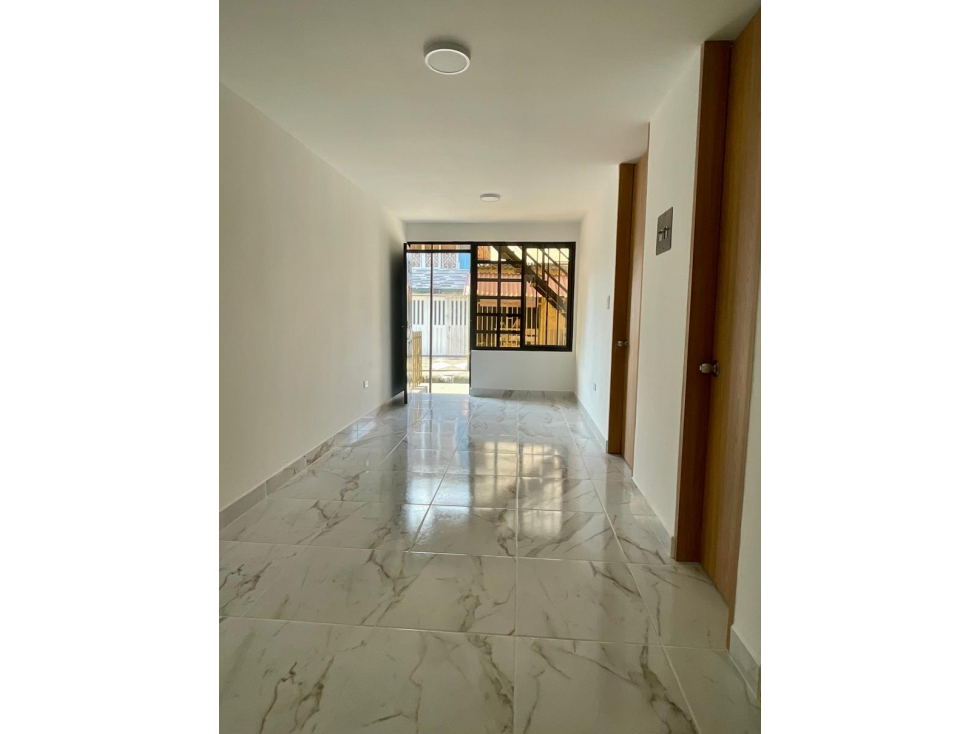 CASA BIFAMILIAR PARA LA VENTA EN EL SUR DE ARMENIA QUINDÍO COLOMBIA — foto 3