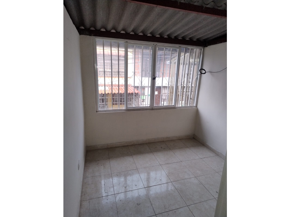SE VENDE CASA EN EL SUR DE ARMENIA, QUINDIO-COLOMBIA CEL. 320 7746921 — foto 2