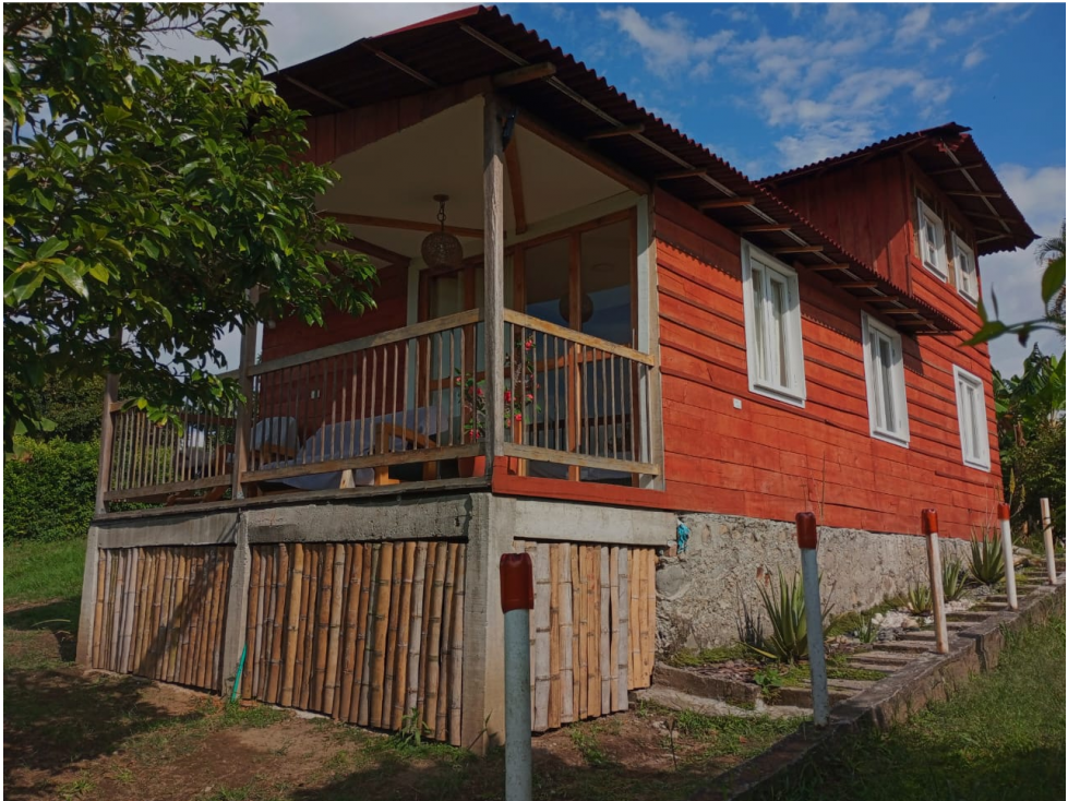 VENTA FINCA VIA ARMENIA MONTENEGRO QUINDIO, COL. CEL. 320 7746921