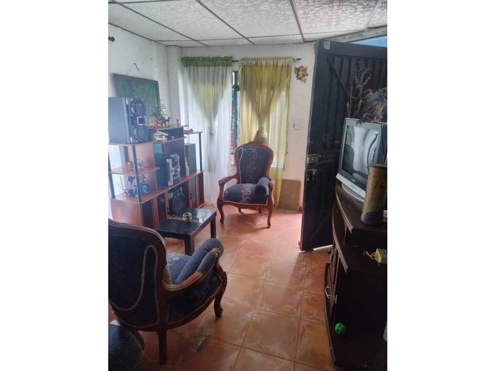 SE VENDE CASA AL SUR DE ARMENIA, QUINDIO-COLOMBIA. 3207746921