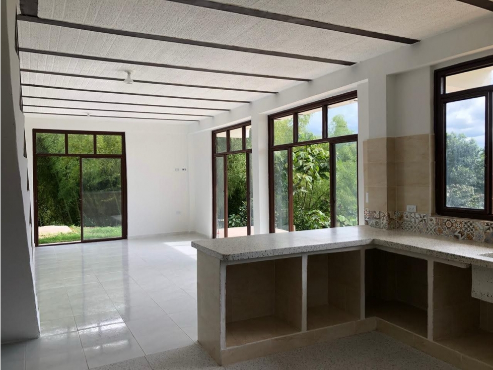 HERMOSA Y AMPLIA FINCA — foto 4