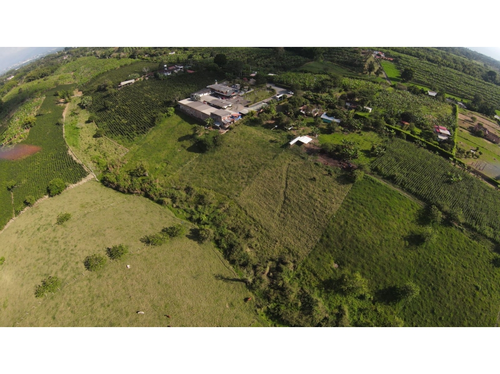 FINCA HOTEL VENTA PUEBLO TAPAO QUINDIO COLOMBIA 3207746921 - 3
