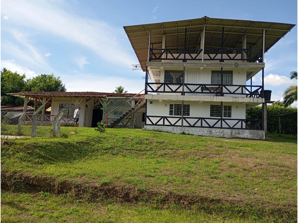 CHALET PARA LA VENTA - TEBAIDA - 2