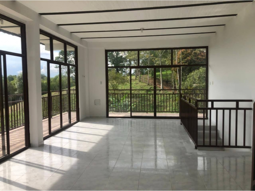 HERMOSA Y AMPLIA FINCA — foto 6