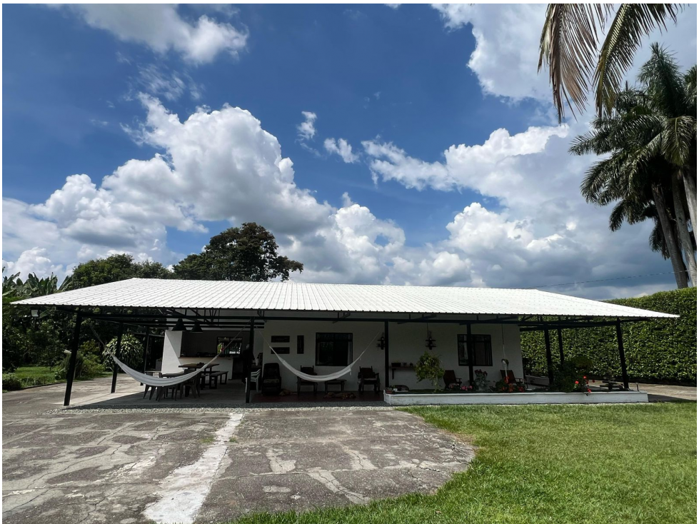 SE VENDE CHALET EN ARMENIA QUINDIO QUINDIO COLOMBIA-3207746921