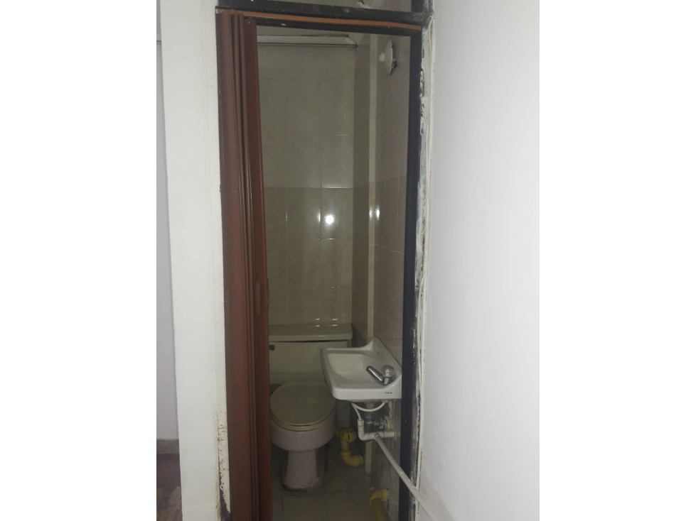 SE RENTA LOCAL COMERCIAL EN AV BOLIVAR CRA 14 — foto 4