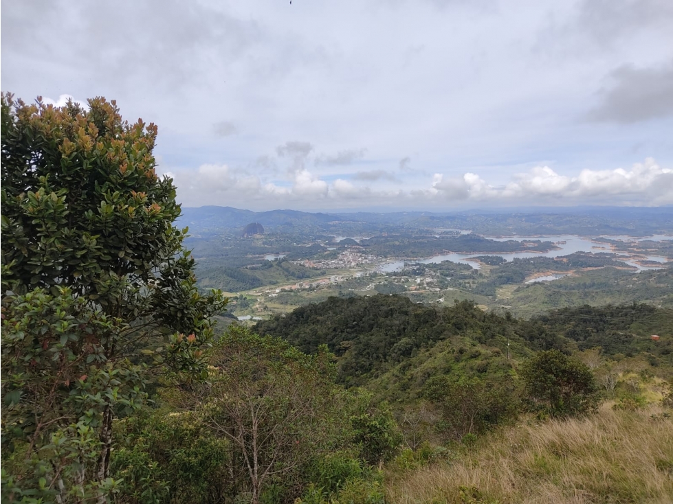 Lote en venta en Guatapé 17 ha (170.000 m²) con mirador al embalse