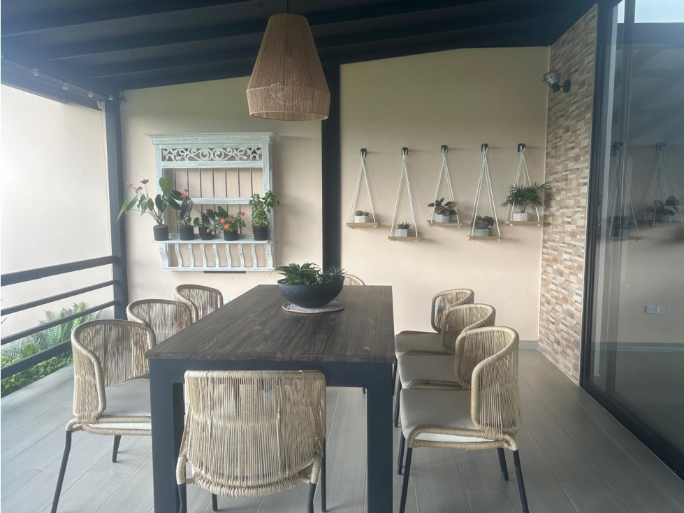 Casa campestre en venta en El Retiro 234 m², 2 hab, lote 1.823 m² — foto 2