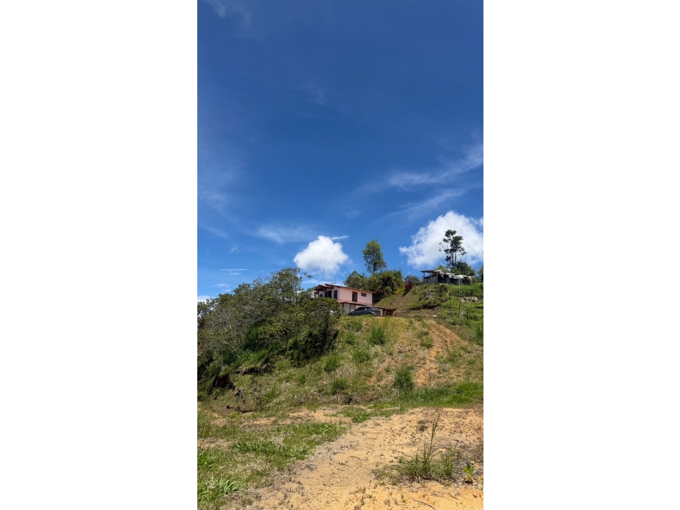 Finca en venta en Las Mercedes, Marinilla 3.000 m², 4 hab, 3 garajes — foto 3