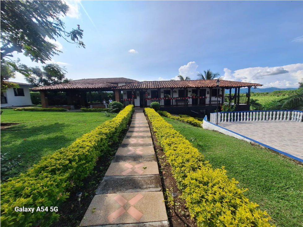 Venta Finca Hotel sector Montenegro via Quimbaya Quindio COD: 8316184 - 2