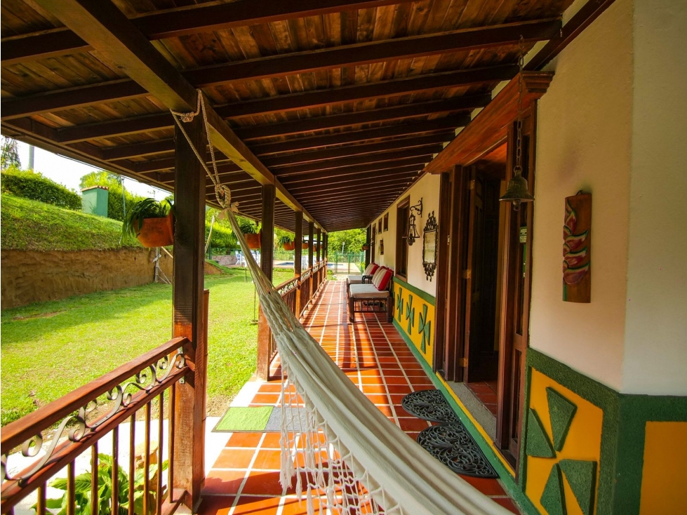 Venta Chalet vía Armenia a Montenegro Quindio - Colombia COD: 9298991 - 6