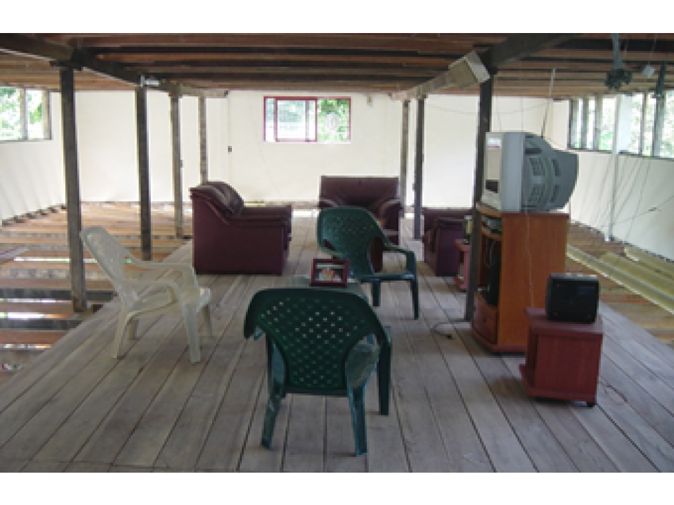 Venta Finca, vía Pijao a Génova, Quindío. COD: 8342923 - 4