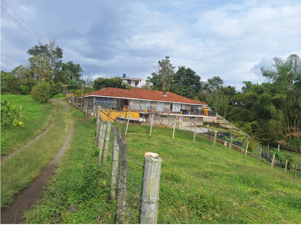 Venta Casa Campestre vía Circasia. Quindio (COL) COD: 9588684