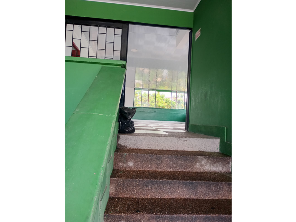 Venta Bodega Occidente vía a Montenegro Quindío (COL) COD: 9404955 - 6