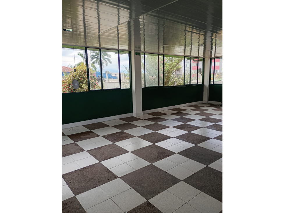 Venta Bodega Occidente vía a Montenegro Quindío (COL) COD: 9404955 - 4