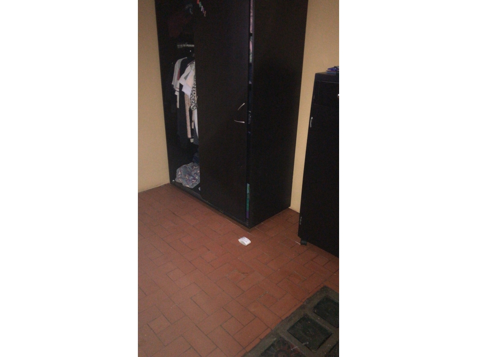 LUXA VENDE CASA DE 2 PISOS INDEPENDIENTES - BARRIO LOMAS DE GRANADA