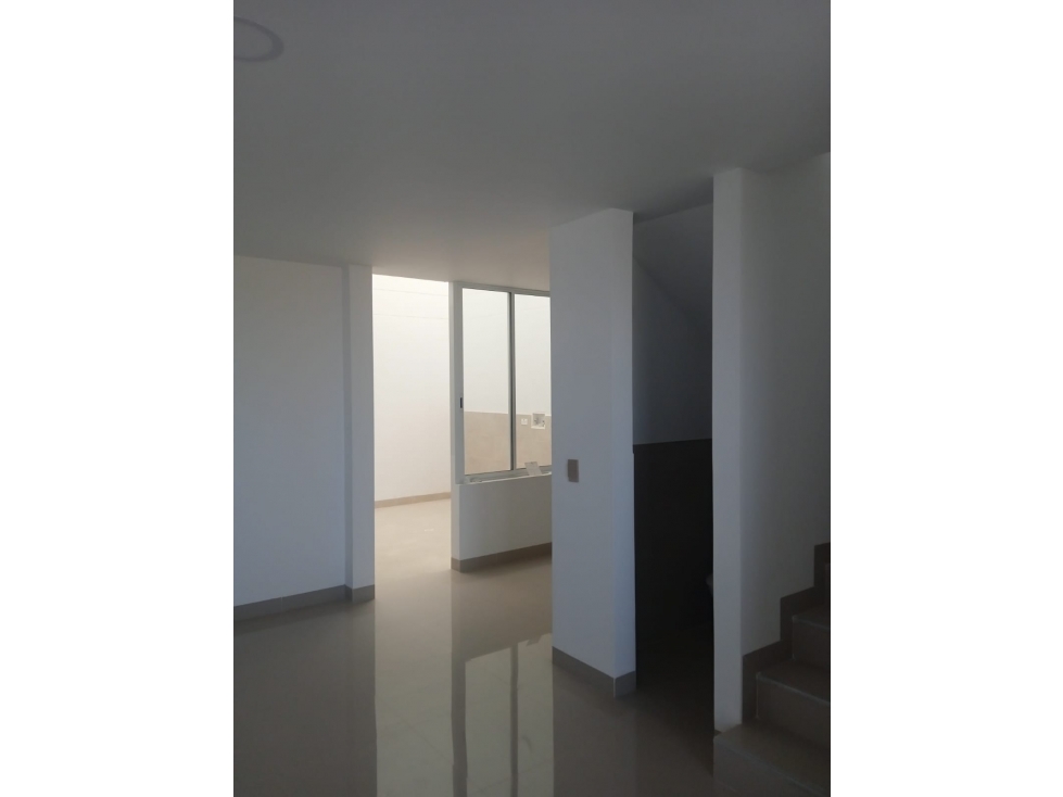 CASA EN CONJUNTO LA MERCED AL LADO DEL CONJUNTO EL NOGAL — foto 2