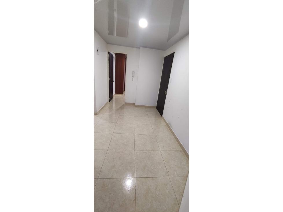 LUXA VENDE APARTAE. EDIF. ALTO PINO CIUDAD JARDIN..Tercer piso — foto 3