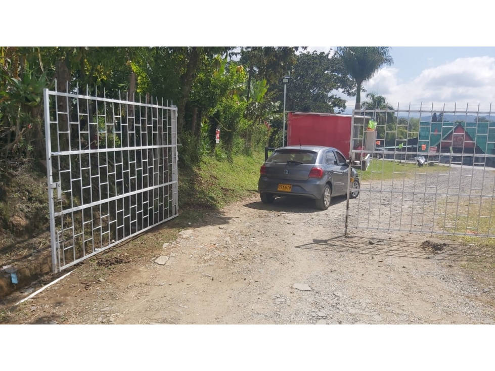 LUXA VENDE LOTE CERCA AL PARADOR LA FRESA — foto 2