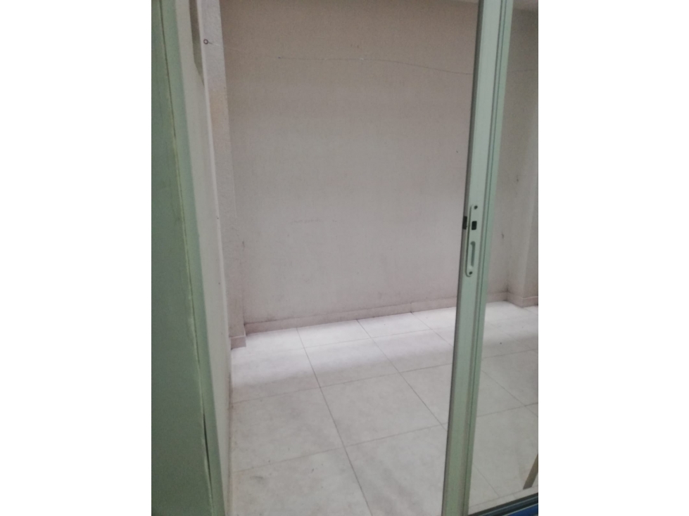 LUXA ARRIENDA APARTAESTUDIO EN EDIFICIO EL ALTO PINO PRIMER PISO — foto 3