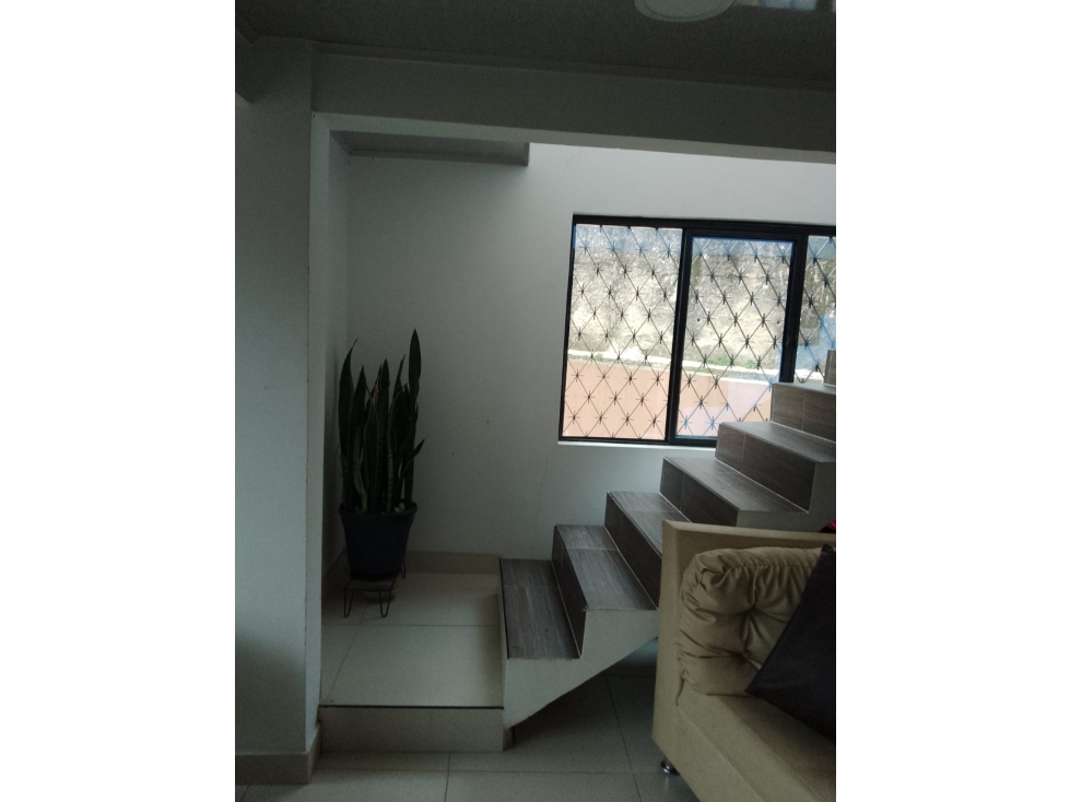 LUXA VENDE CASA DE 2 PISOS EN EL BARRIO SOLIDARIDAD — foto 5