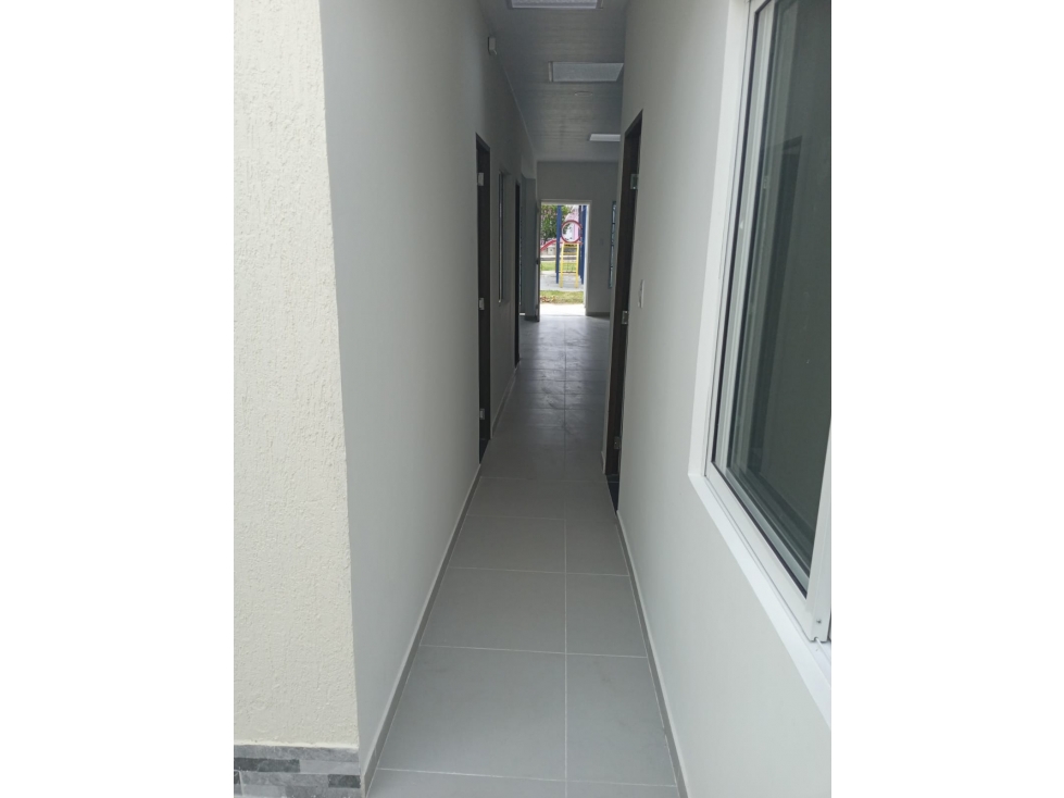 LUXA VENDE CASA NUEVA BARRIO EL RETIRO SECTOR SUR — foto 3
