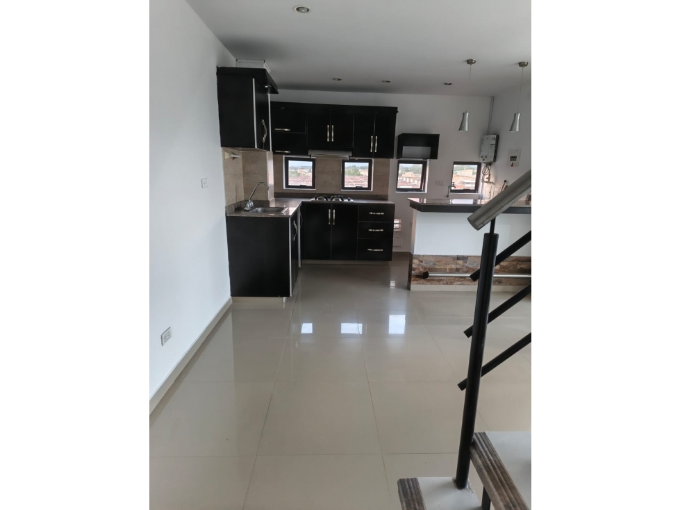LUXA INMOBILIARIA VENDE APARTAMENTO VIA AL BOSQUE TIPO DUPLEX — foto 4