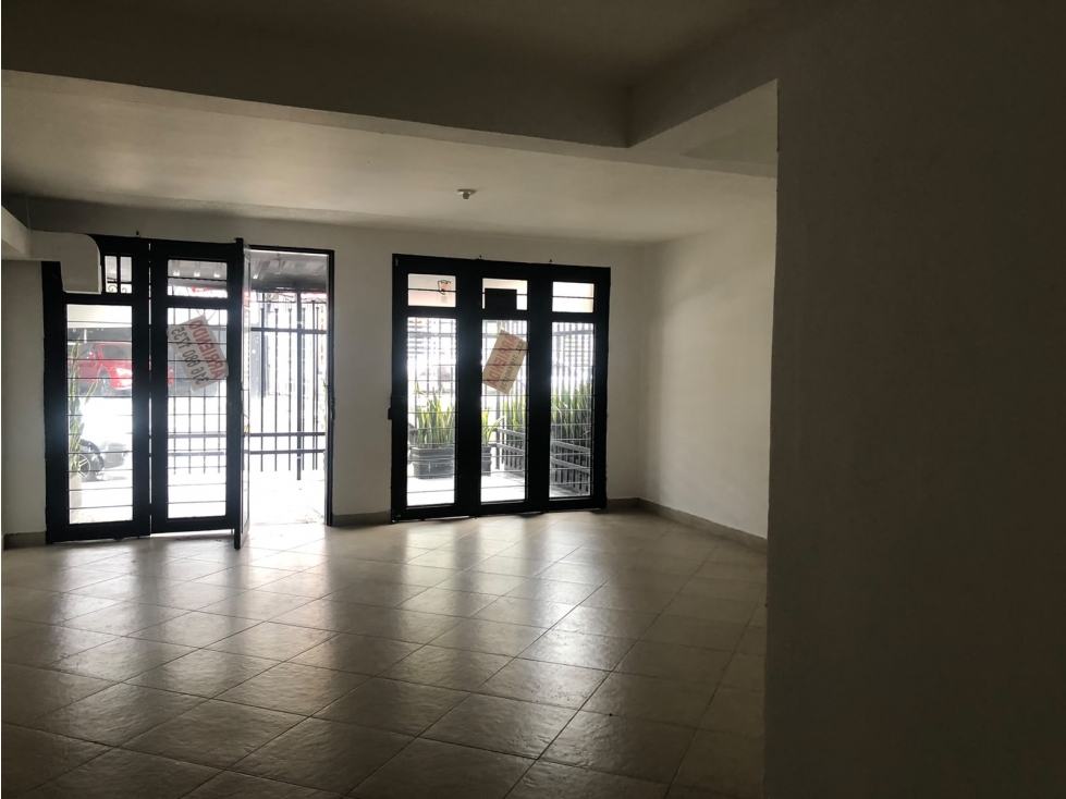 LUXA INMOBILIARIA ARRIENDA LOCAL COMERCIAL EN EL BARRIO EL RECUERDO - 3