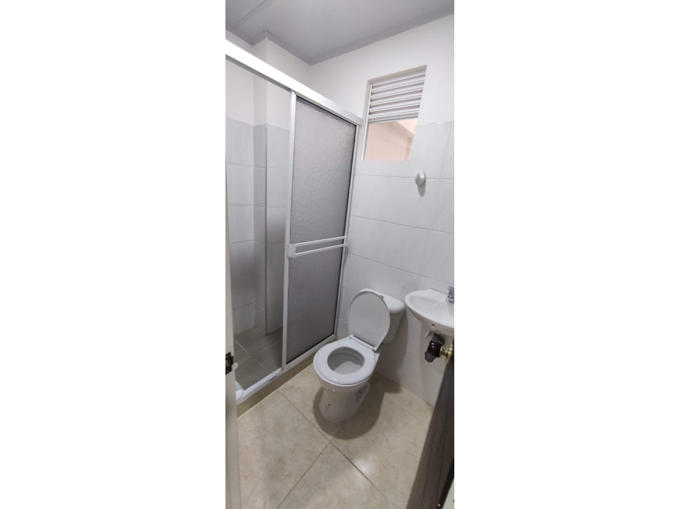 LUXA VENDE APARTAE. EDIF. ALTO PINO CIUDAD JARDIN..Tercer piso — foto 5