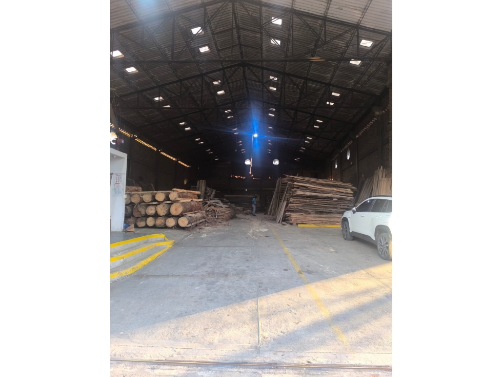 LUXA INMOBILIARIA ARRIENDA BODEGA COMERCIAL CALLE 13 .AMPLIA - 5