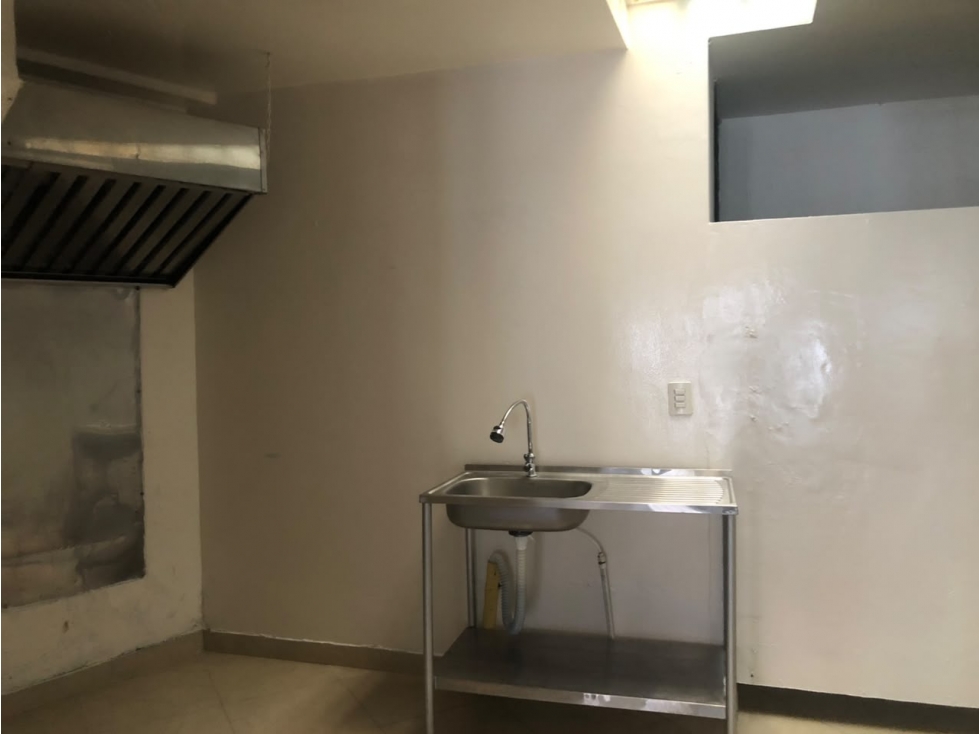 LUXA INMOBILIARIA ARRIENDA LOCAL COMERCIAL EN EL BARRIO EL RECUERDO - 5