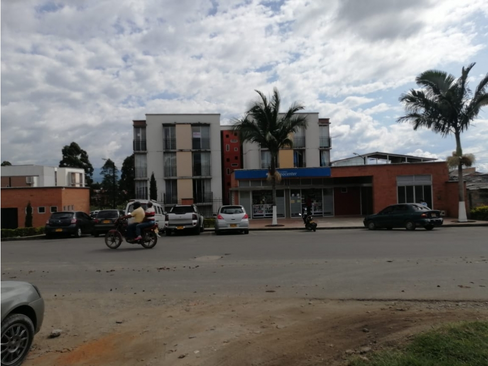 LUXA VENDE LOTE ESQUINERO MADRIGALES DEL NORTE SECTOR MORINDA