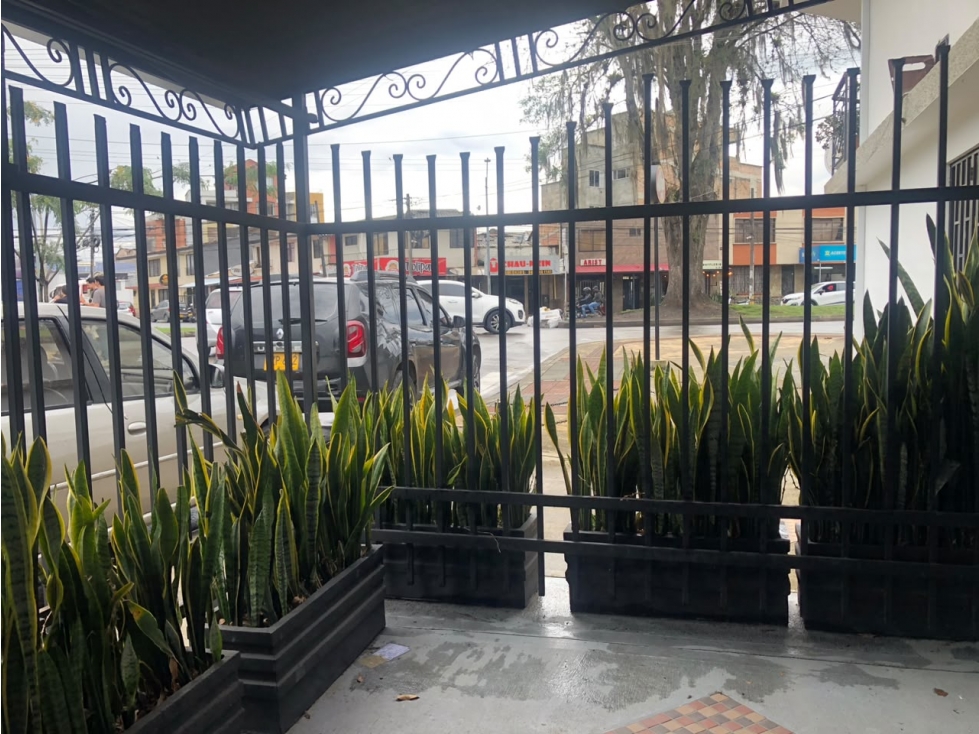 LUXA INMOBILIARIA ARRIENDA LOCAL COMERCIAL EN EL BARRIO EL RECUERDO - 6