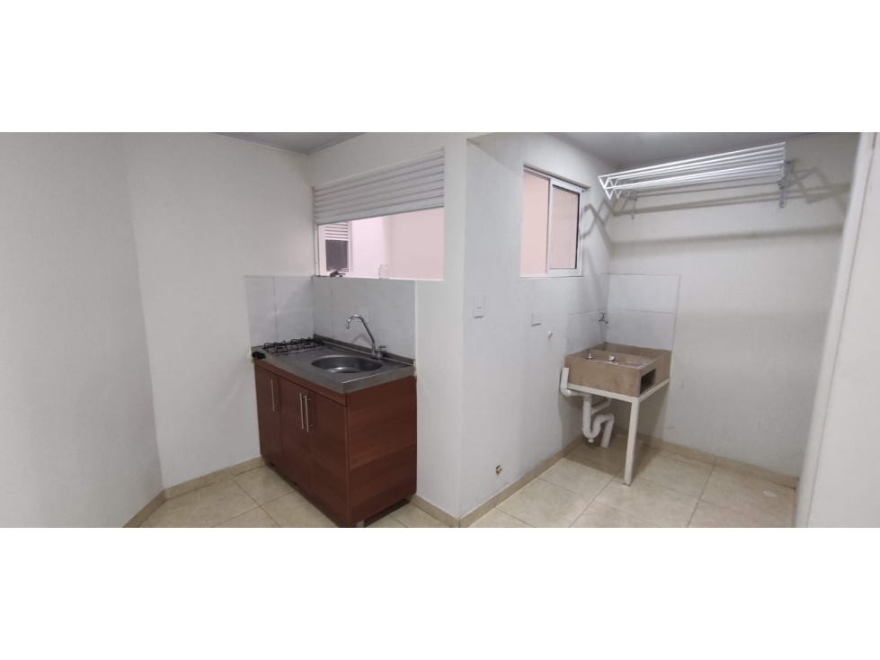 LUXA VENDE APARTAE. EDIF. ALTO PINO CIUDAD JARDIN..Tercer piso — foto 6