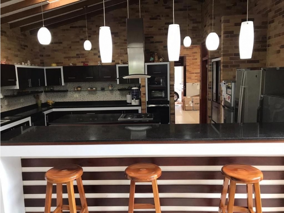 Vendo casa con lote, vivienda familiar CERRITOS