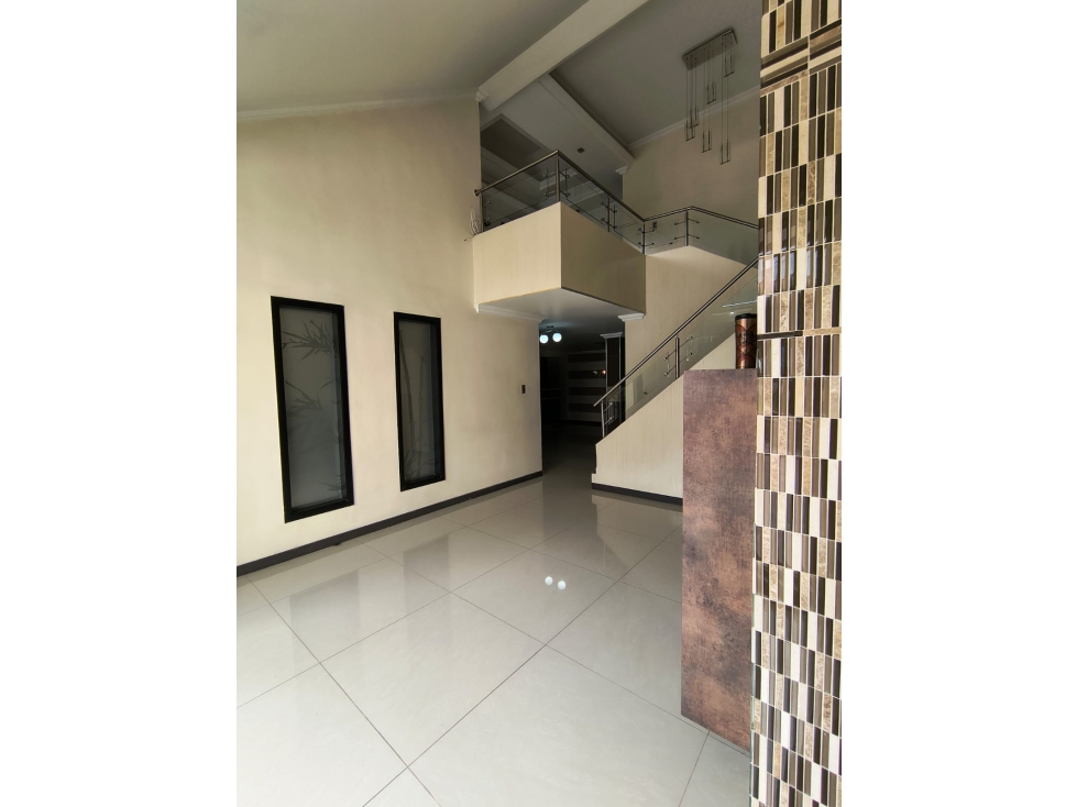 HERMOSA CASA EN VENTA, SECTOR LA ELVIRA, PEREIRA — foto 6