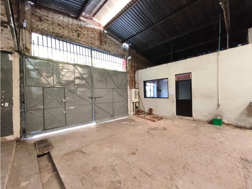 BODEGA EN VENTA 600 m2 BLVD LAZARO CARDENARDENAS NTE SAHUAYO MICHOACAN - 2