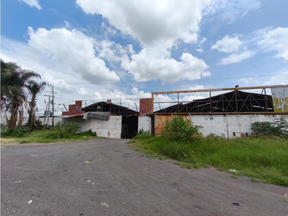 BODEGA Y TERRENO 22,429 m2 EN VENTA CARRETERA SHY/JIQUILPAN,MICH - 1