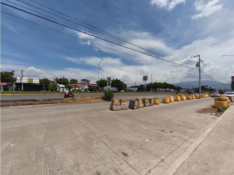 TERRENO EN RENTA 960 M2, BLVRD LAZARO CARDENAS NTE, SAHUAYO MICH. - 6
