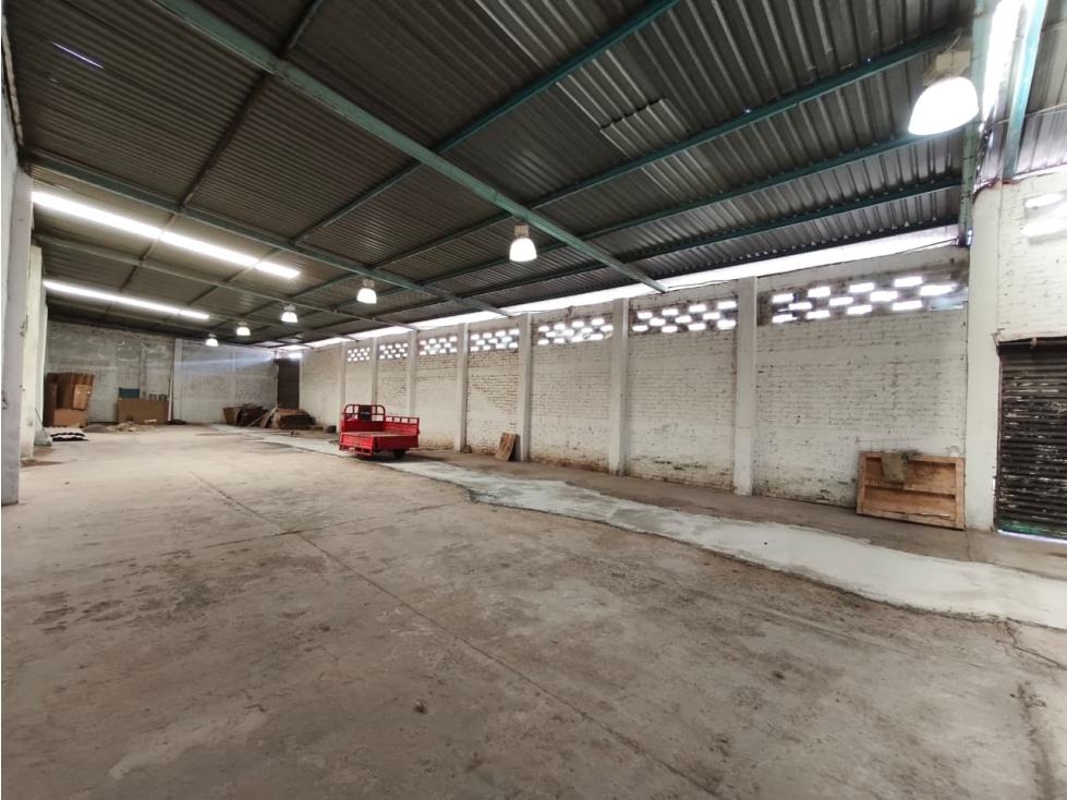 BODEGA ESQUINA EN RENTA 600 M2 CARRETERA SAHUAYO/JIQUILPAN,MICHOACAN — foto 3