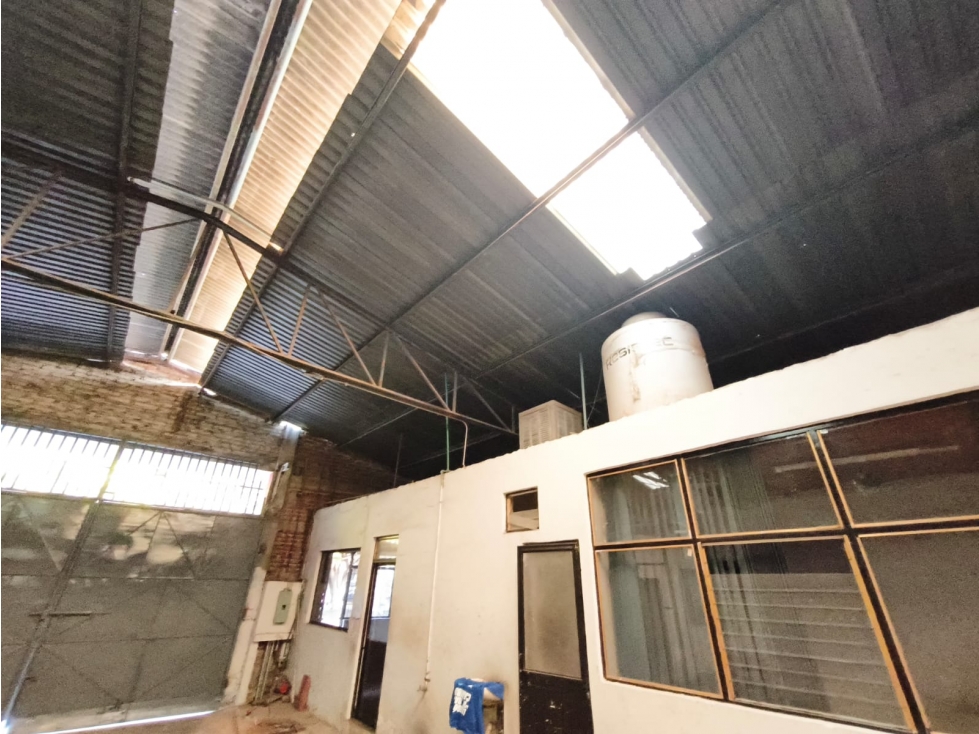 BODEGA EN VENTA 600 m2 BLVD LAZARO CARDENARDENAS NTE SAHUAYO MICHOACAN - 5