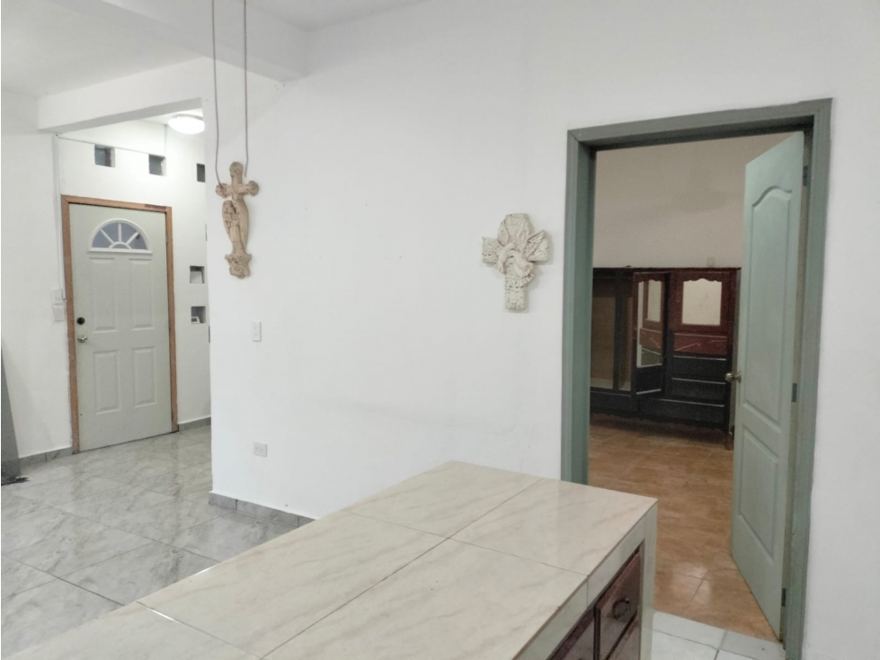 RENTA CASA SOBRE AV CONTITUYENTES - 3