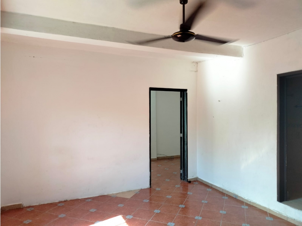 RENTA DPTO SIN MUEBLES SOBRE AV CONSTITUYENTES - EJIDO - 1